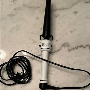 Hot Tools Professional Black and White Curling Wand
